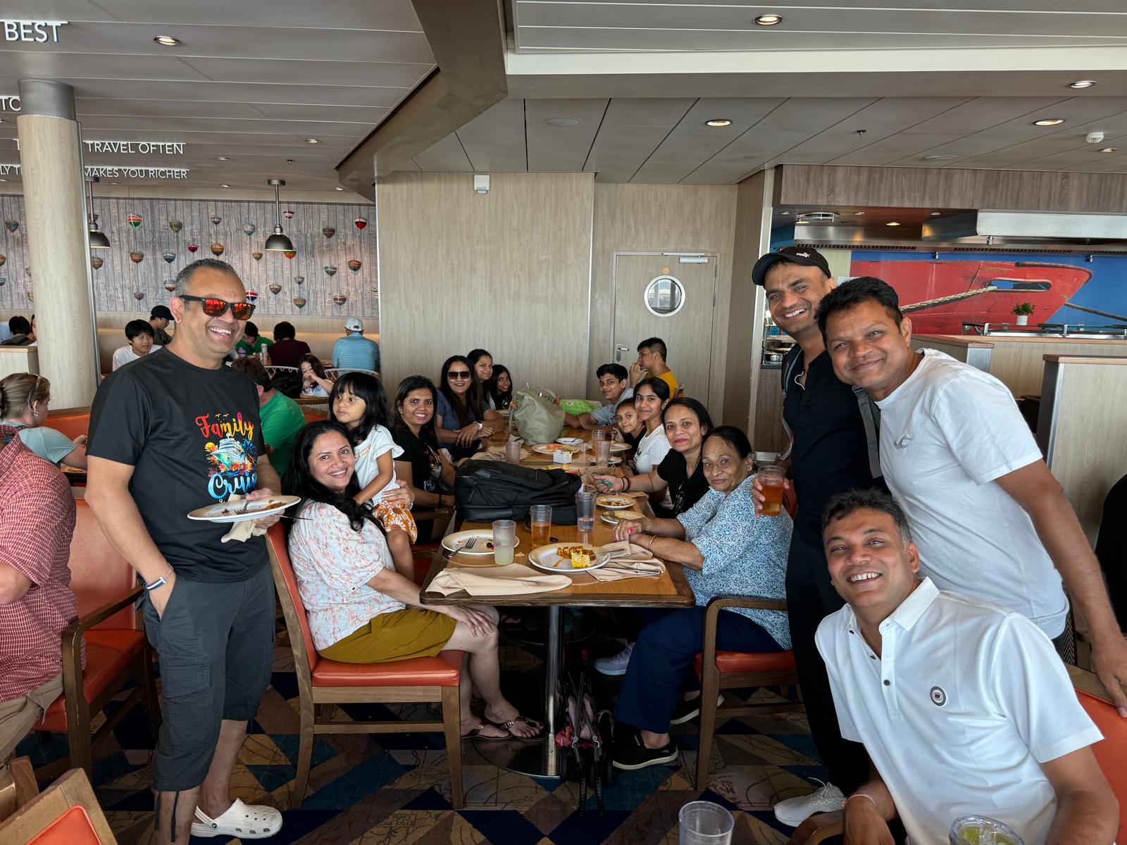 Family cruise dining